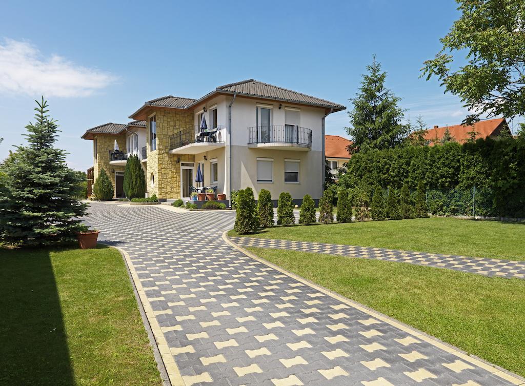 Balatonlelle Apartmanhaz Zimmer foto
